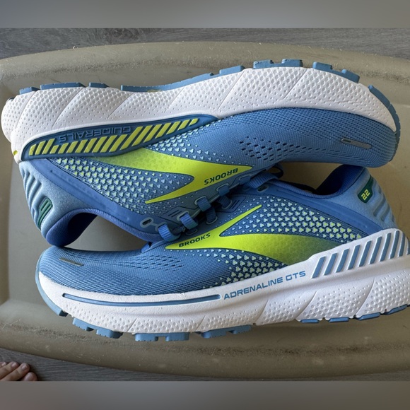 Brooks Adrenaline GTS 22 women’s 7.5 medium (1B) - Picture 6 of 6